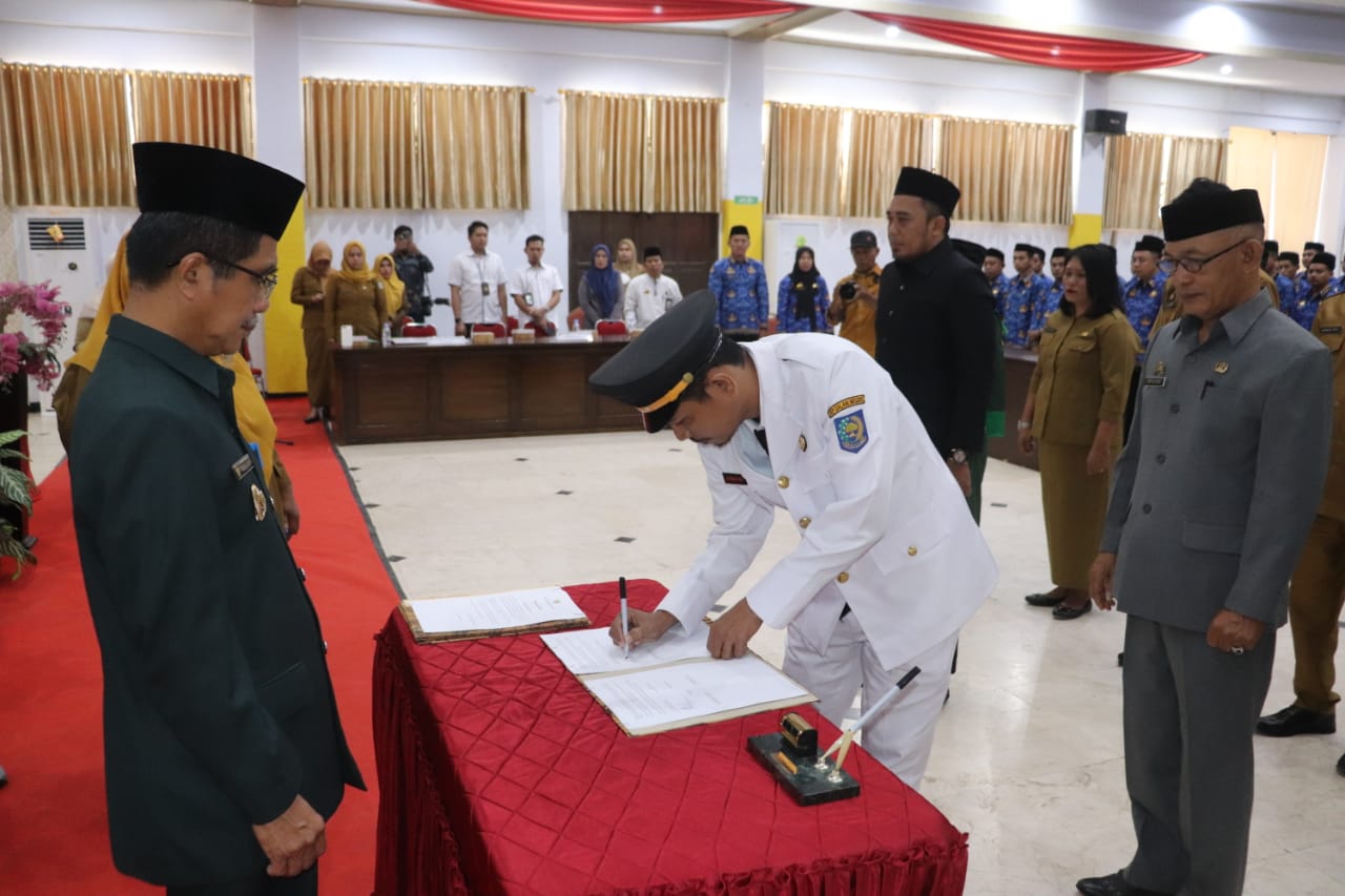 Wabup Selayar Lantik Sejumlah Pejabat Hasil Mutasi dan Rotasi