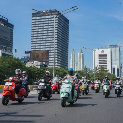 Pencinta Vespa Ikut Sebarkan Keseruan Riding