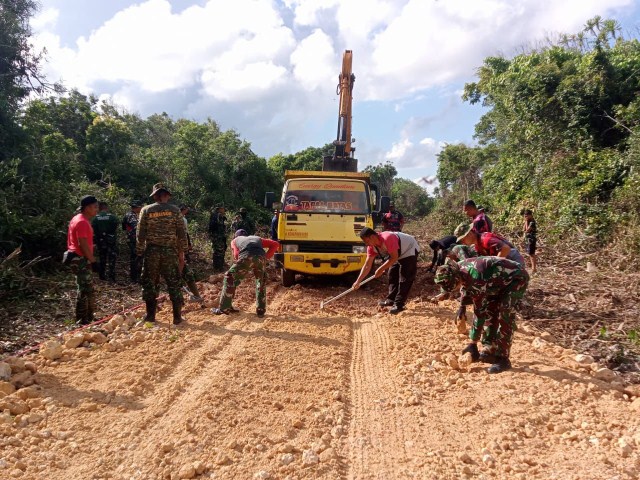Satgas Rintis dan Lakukan Pengarasan Jalan