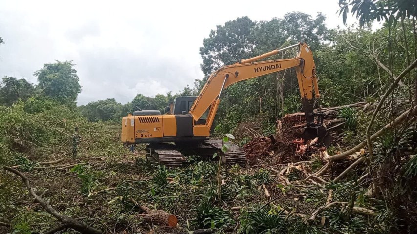 Kodim 1411 Terjunkan Alat Berat ke Lokasi