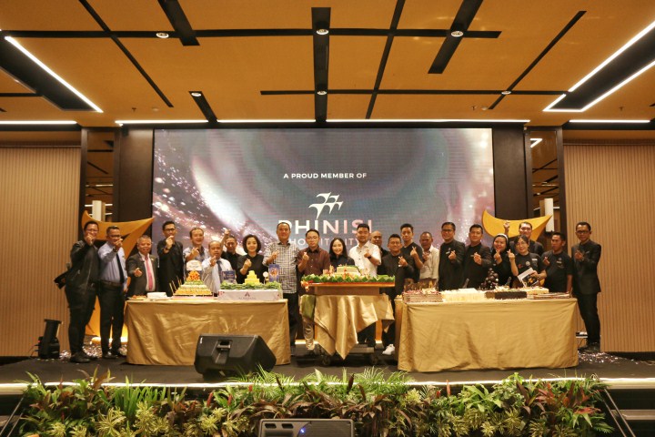 Meriah Perayaan HUT ke-7 Hotel The Rinra Makassar