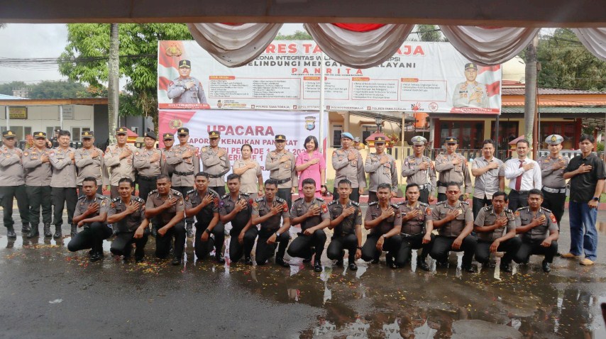 Kapolres Pimpin Upacara Kenaikan Pangkat Personel Polres Tana Toraja