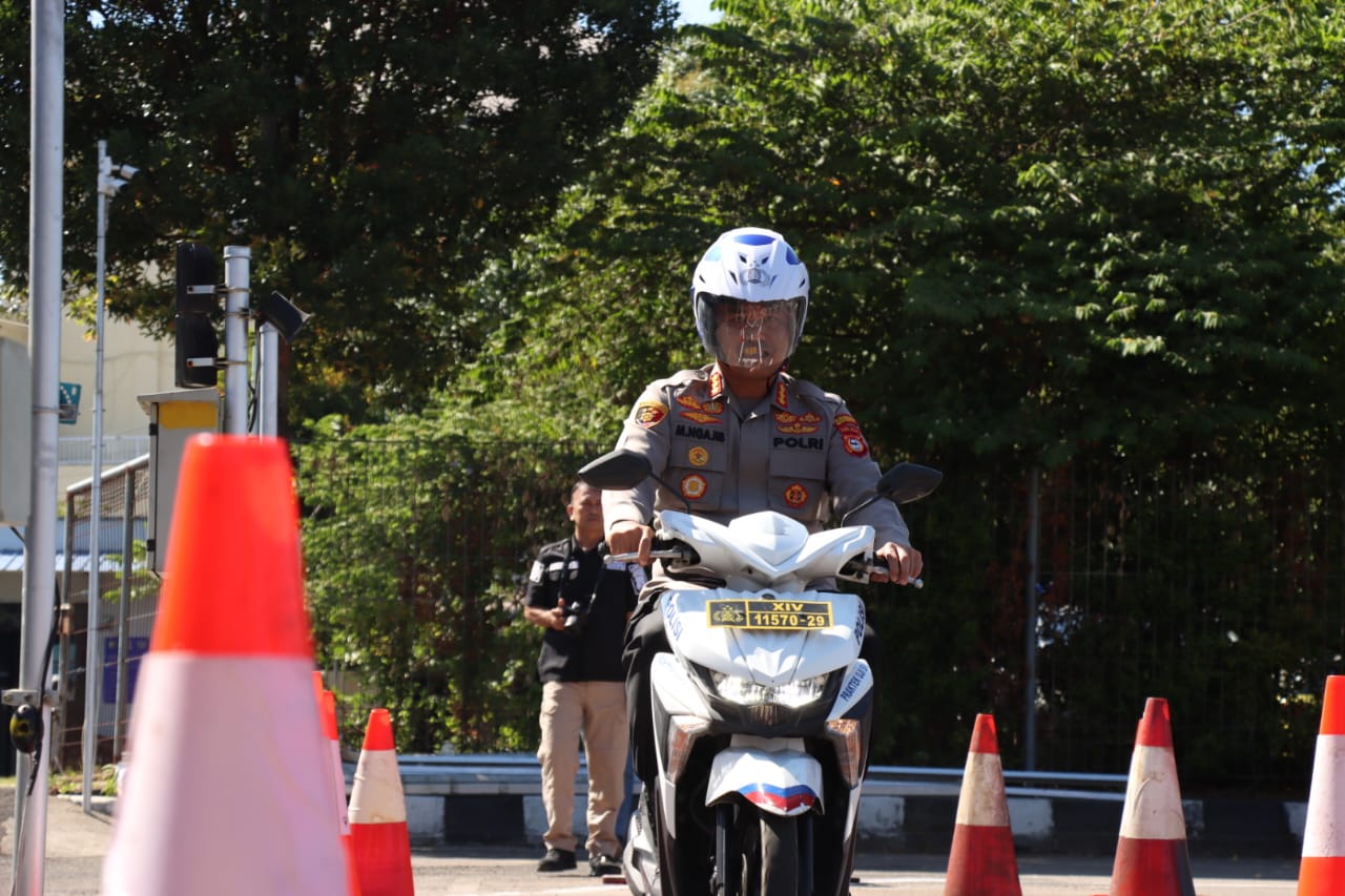 Kapolrestabes Pantau Uji Coba Perubahan Sirkuit Uji Praktik SIM