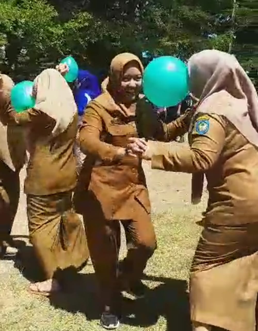 Pegawai Pemkab Gowa Antusias Ikuti Lomba Agustusan