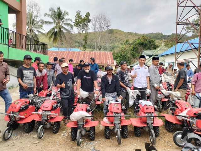 MB-Asman Salurkan Alsintan Cultivator