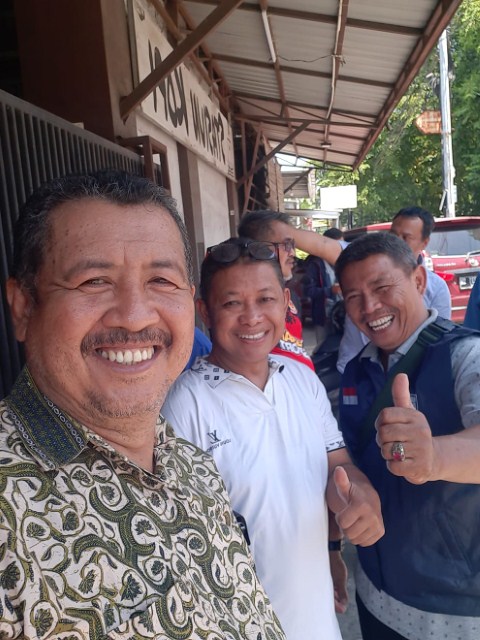 Asrullah Sosialisasi Dengan Berdiskusi Hingga Dipasar