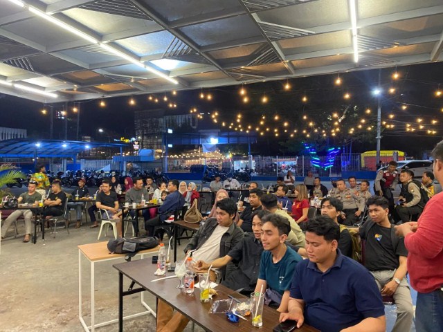 Ananda: Nonton Bareng Salah Satu Cara Membakar Semangart
