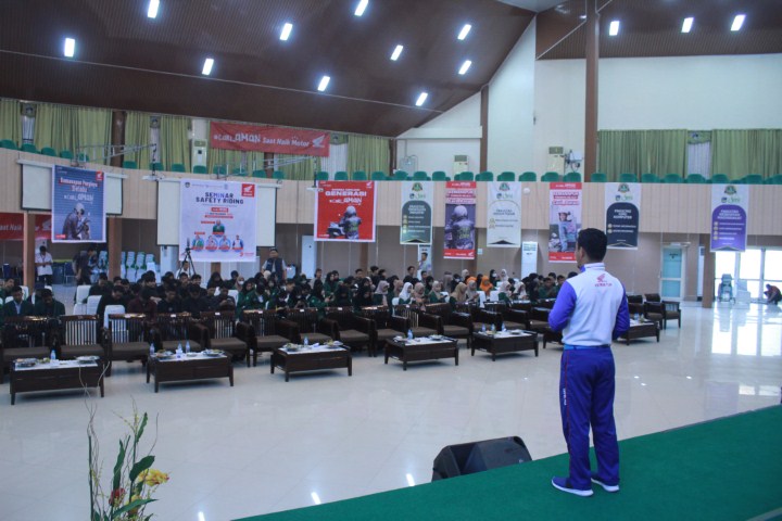 Asmo Sulsel Ajak Mahasiswa UMI Cari Aman Saat Berkendara