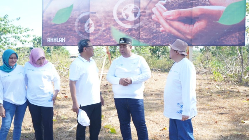 Pelindo Jasa Maritim Tanam 2.500 Pohon Buah di Maros