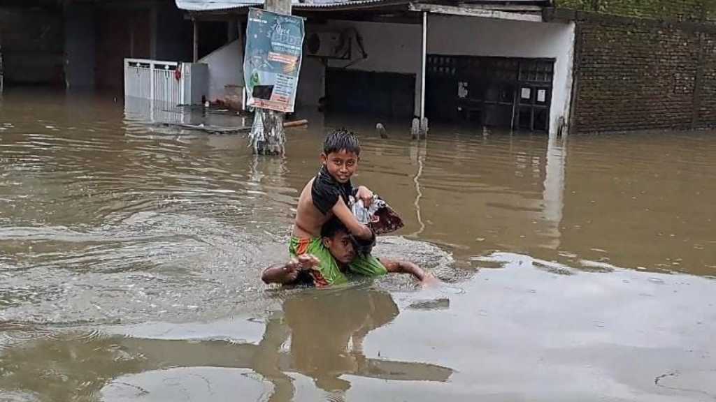 Warga Mulai  Mengungsi