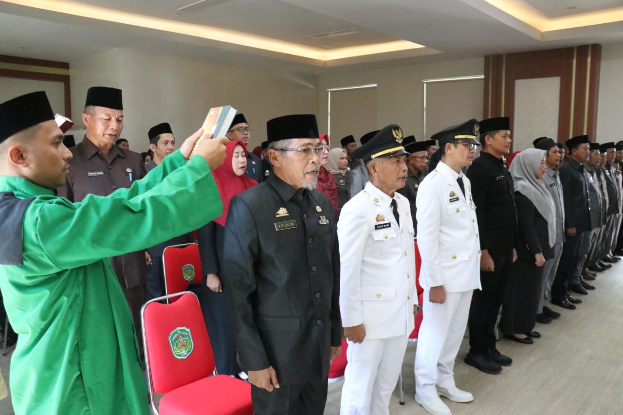 Budiman Lantik 57 Pejabat Pemkab