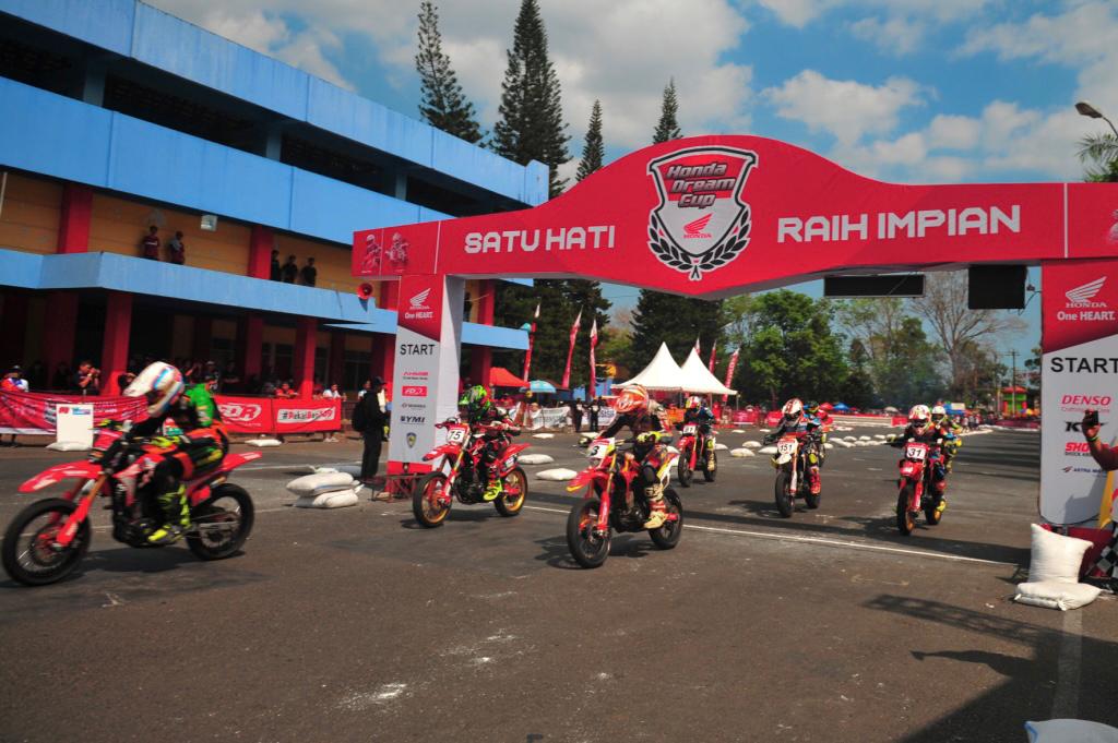Palopo Tuan Rumah Honda Dream Cup