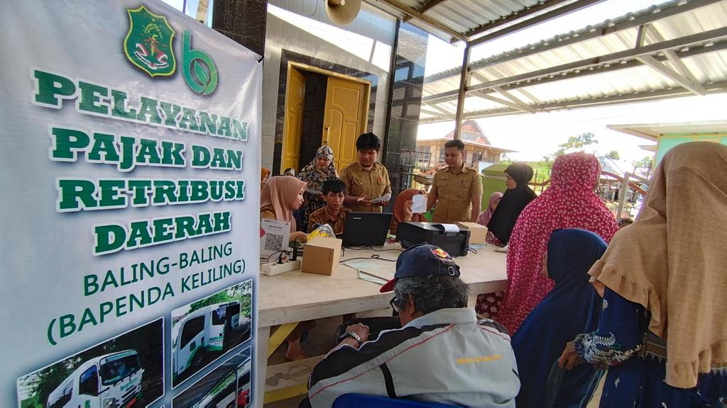 Mobil Baling-baling Disambut Antusias Masyarakat Watang Sidenreng