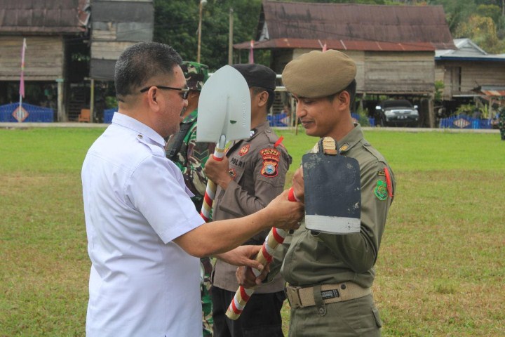 TMMD ke-118 Desa Kalempang Resmi Dibuka