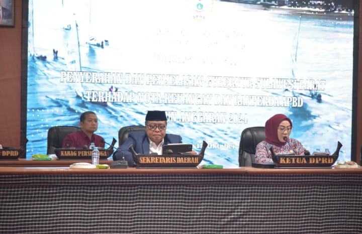 DPRD Sulbar Gelar Rapat Paripurna Pemandangan Umum Fraksi-fraksi Atas Penjelasan Gubernur