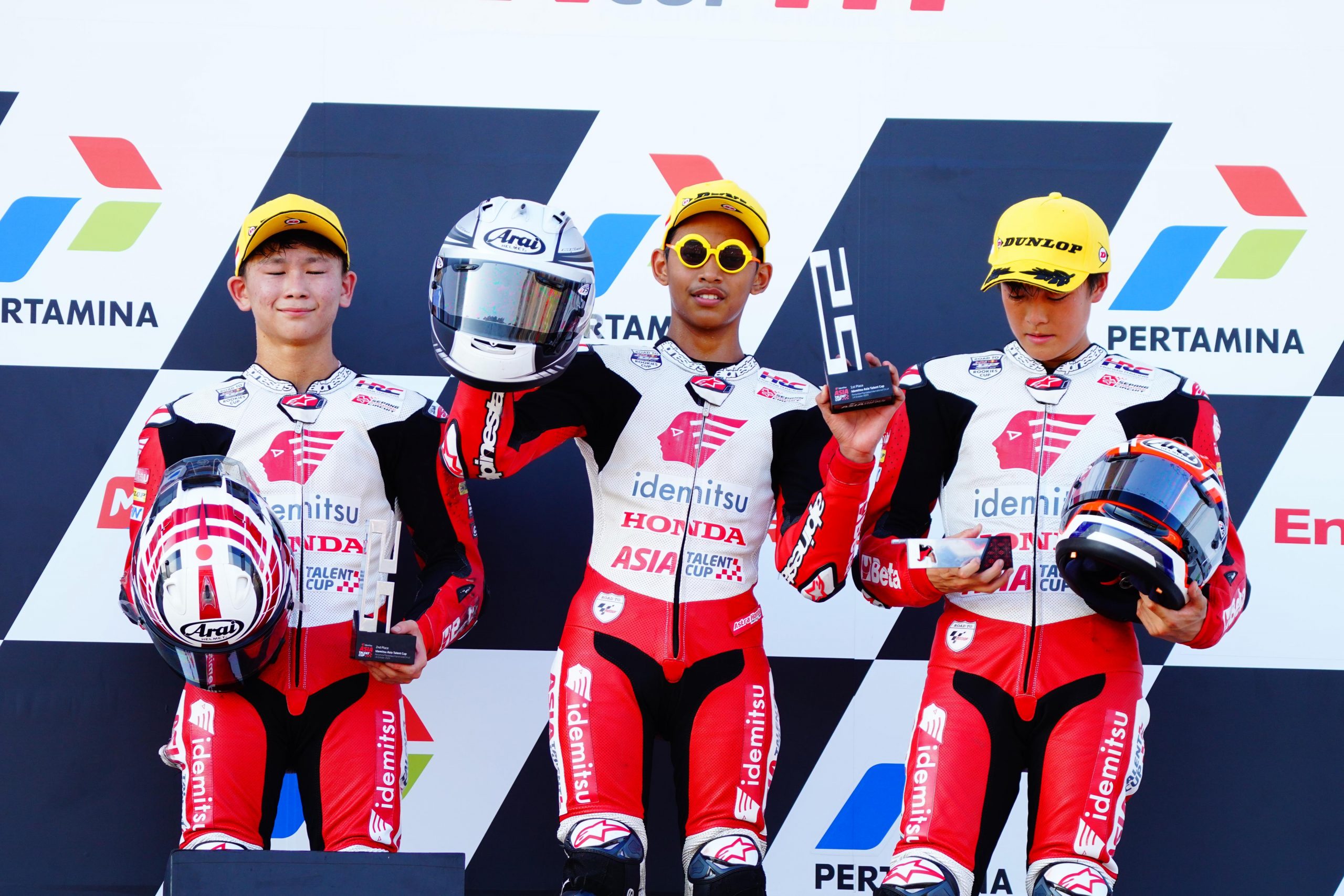 Veda Tak Terbendung di ATC Mandalika,  Berhasil Rebut Podium Tertinggi. Arbi Menjanjikan di Moto3 World Championship
