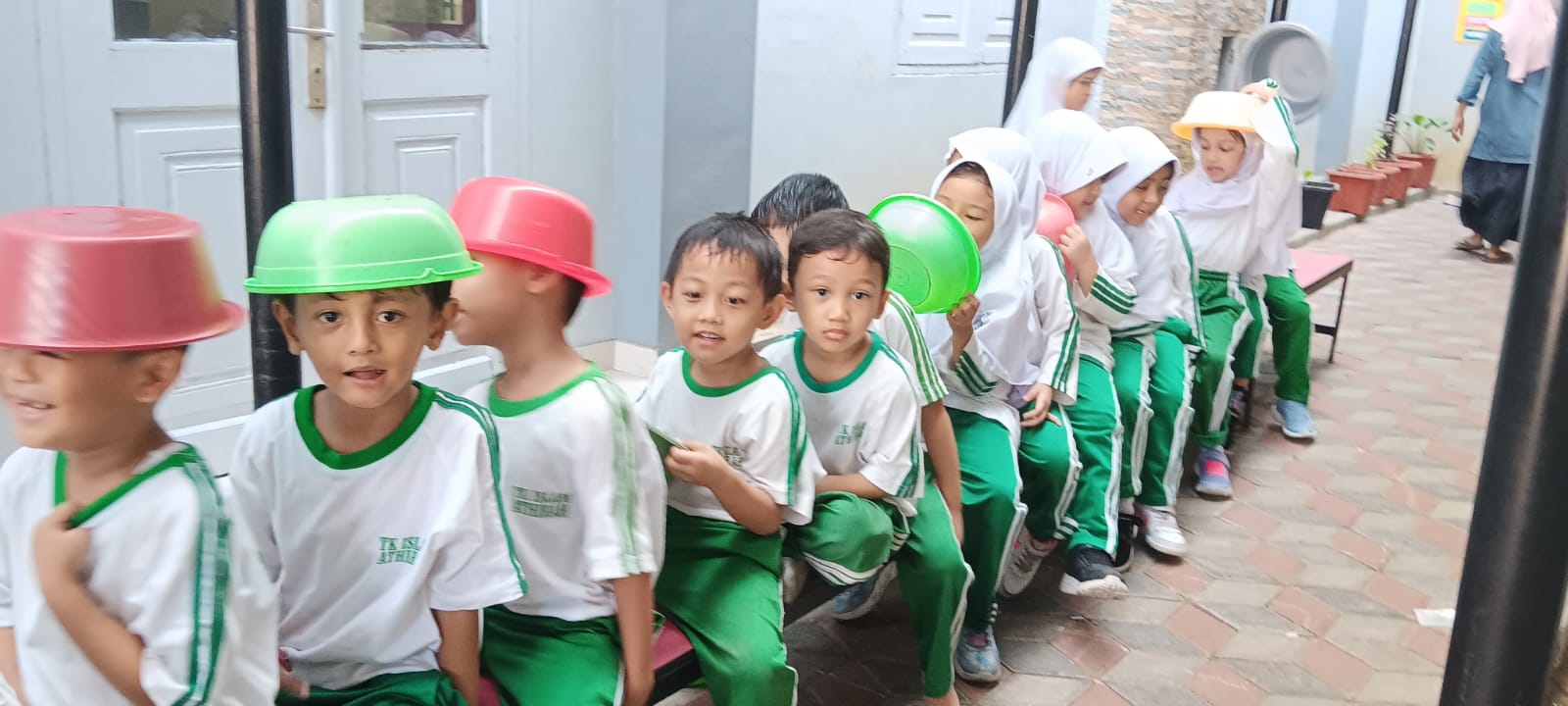 Ajarkan Kemandirian, TK Islam Athirah Racing Centre Gelar Kegiatan Practical Life
