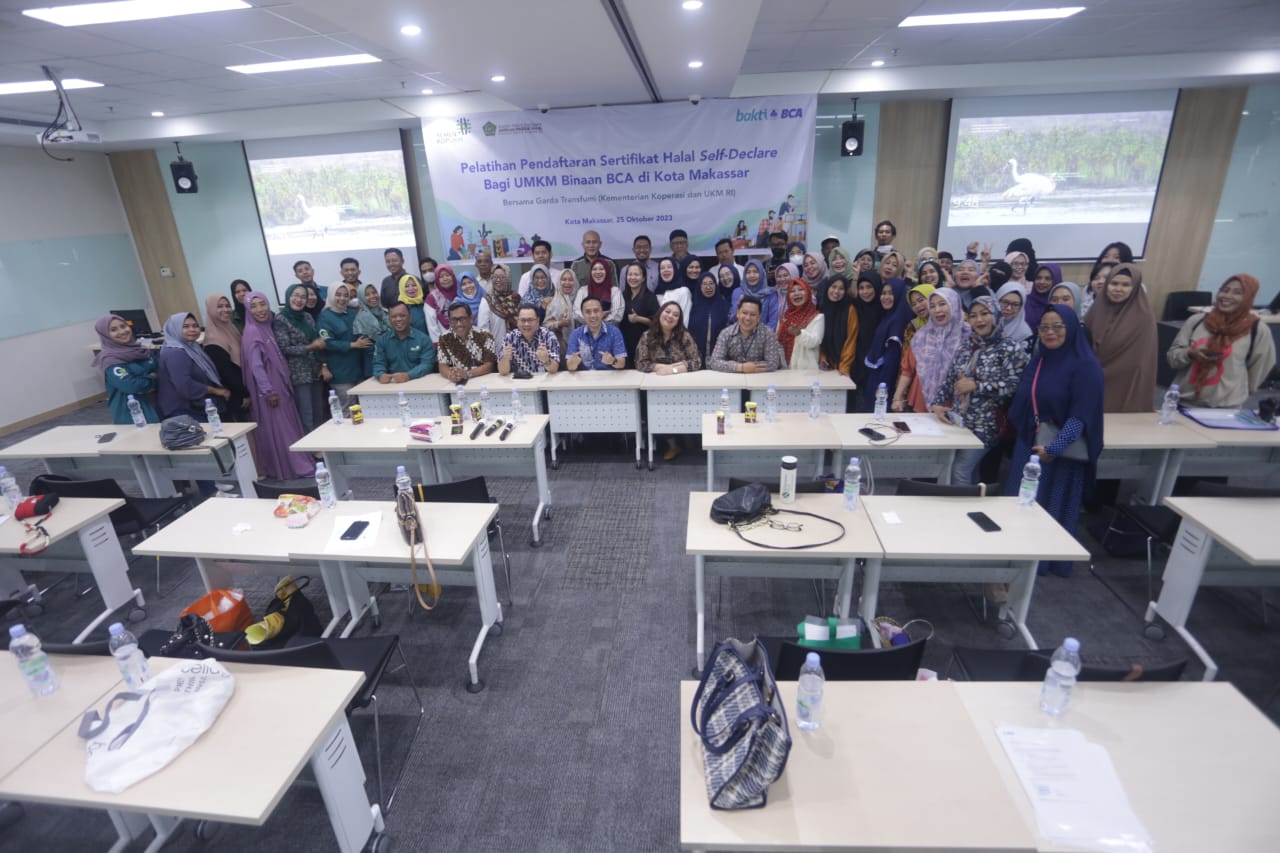 BCA dan Kemenkop UKM Beri Pelatihan Sertifikasi Halal kepada 100 UMKM Makassar