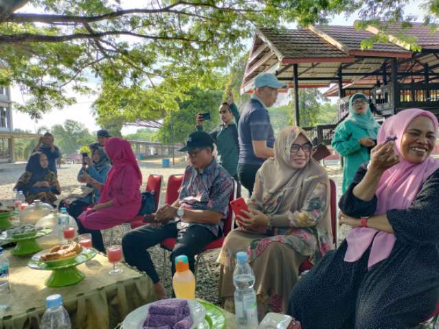 H Mashur Silaturahmi dengan Warga dan Tomas
