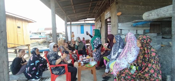 Relawan Ajak Masyarakat Desa Pilih Amin