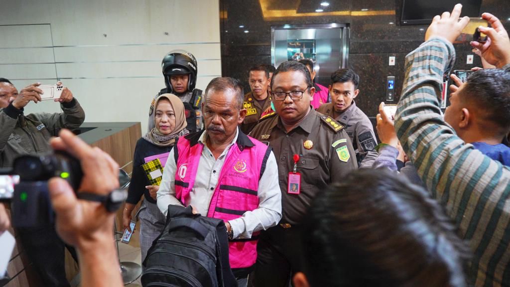 Ketua Satgas, P2T,  dan Dua Kades Ditahan