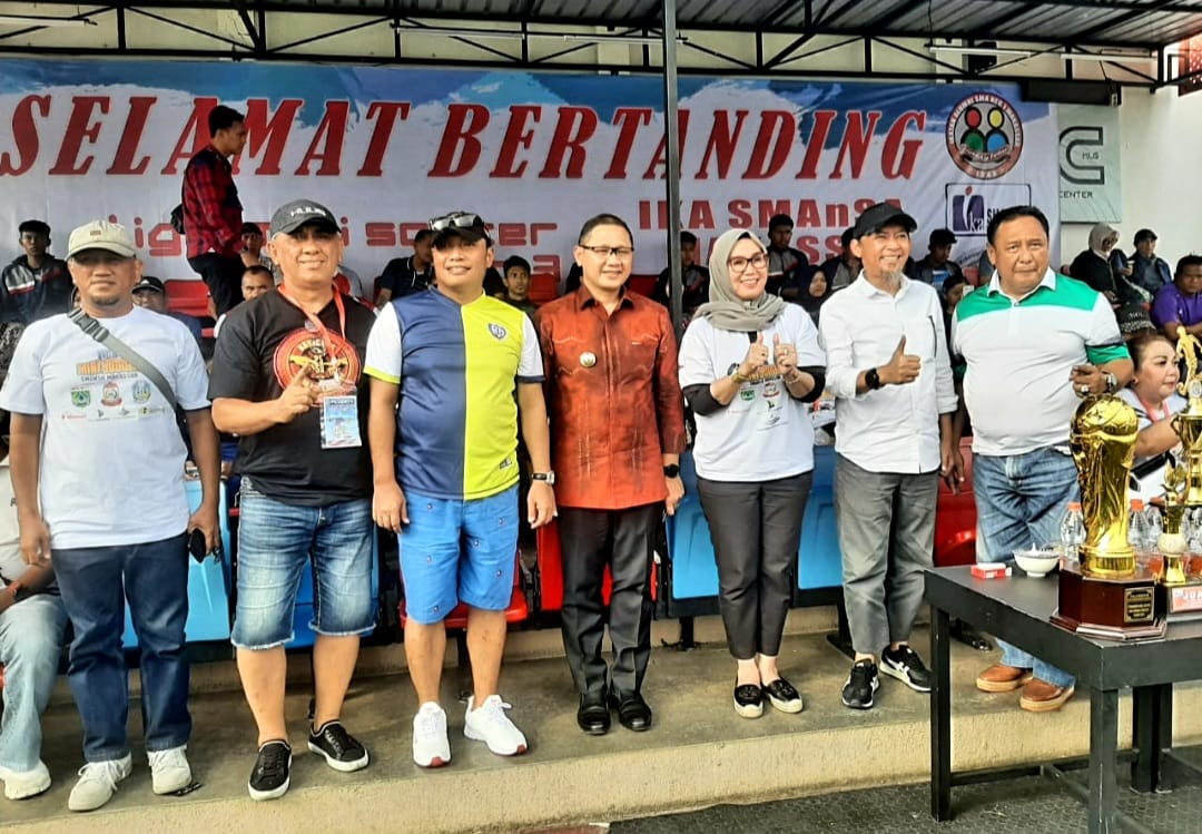 Andi Ina Buka Liga Mini Soccer IKA SMANSA Seri 3 di Malang