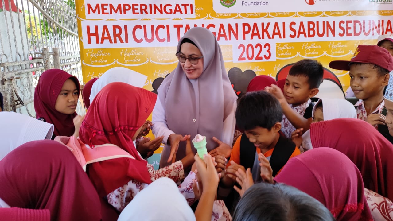 Save the Children dan Yayasan Celosia Marennu Peringati Hari Cuci Tangan Pakai Sabun di Lutra