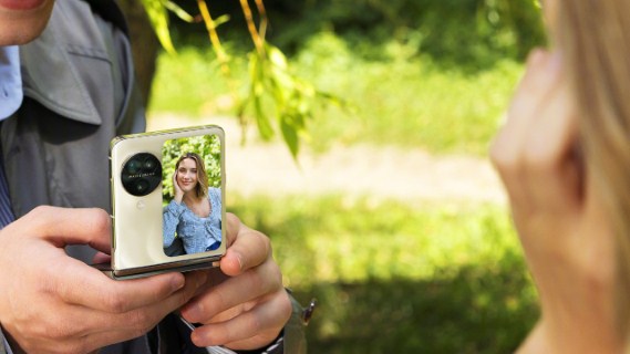 OPPO Find N3 Flip Smartphone Flip Pertama dengan Tiga Kamera Flagship