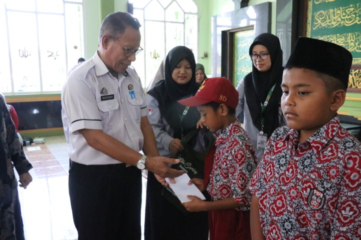 Plt Kadis Dikbud Apresiasi Bantuan Baznas