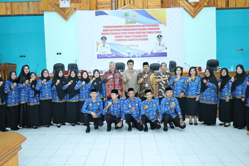 Bupati Irwan Serahkan SK 208 P3K