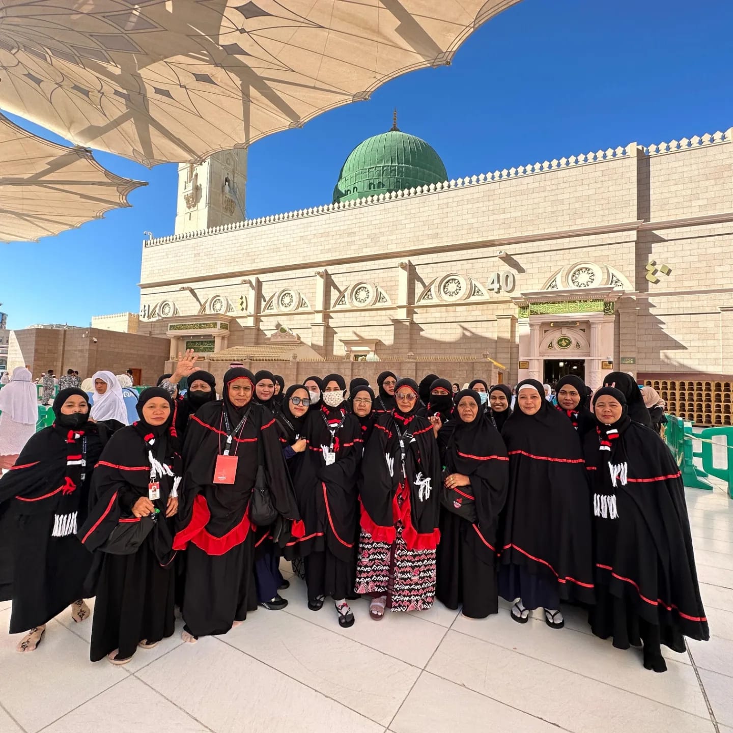 Jamaah Al Jasiyah Travel saat berada di Tanah Suci.