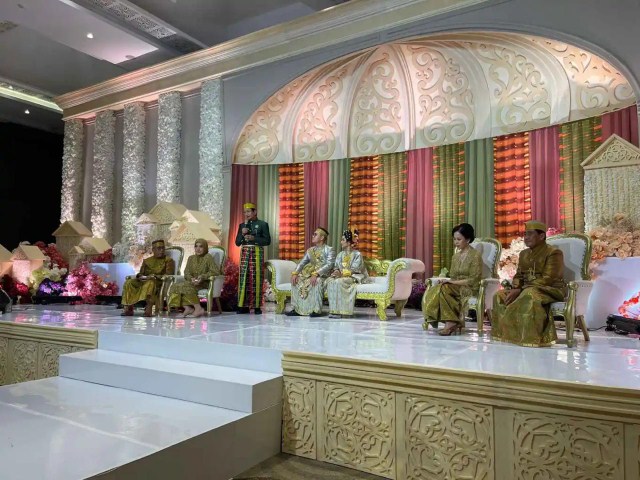 ist AKAD--Proses akad nikah Putra Idris Manggabarani (IMB) Anugrah Manggarabarani dan Putri Ilham Arief Sirajuddin (IAS) Siti Hamsinah Khaerahtunisa atau Haerah berlangsung khidmat di Ballroom Lotus, Fourpoints by Sheraton Hotel Makassar, Kamis (23/11).