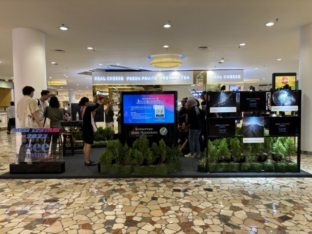 PAMERAN -- Suasana Pameran Local Photo Contest Misi Lestari 2023 yang digelar YKAN di Senayan City.