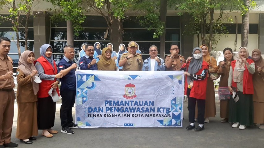 ist SIDAK-- Tim penegakan Peraturan Daerah (Perda) Kawasan Tanpa Rokok (KTR) melakukan sidak, Selasa (21/11).Mereka menyasar beberapa kantor seperti Dinas Damkar, Perumda PDAM dan sejumlah hotel di Jalan Ratulangi.