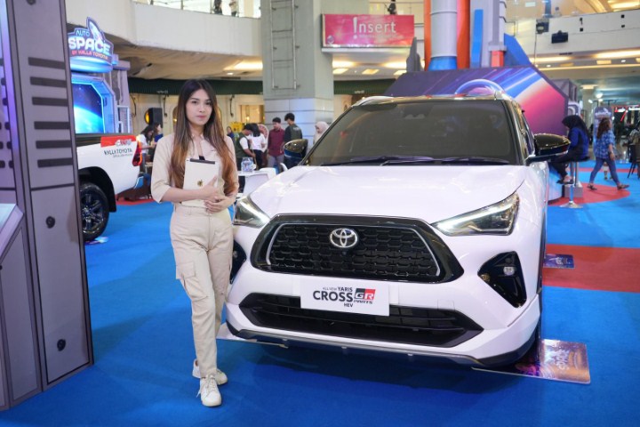 YARIS CROSS -- Kalla Toyota saat meluncurkan All-New Yaris Cross beberapa bulan lalu. Unit terbaru ini mendapat respon positif dari masyarakat yang mendambakan kendaraan SUV dirancang dengan nyaman untuk digunakan berkendara sehari-hari.