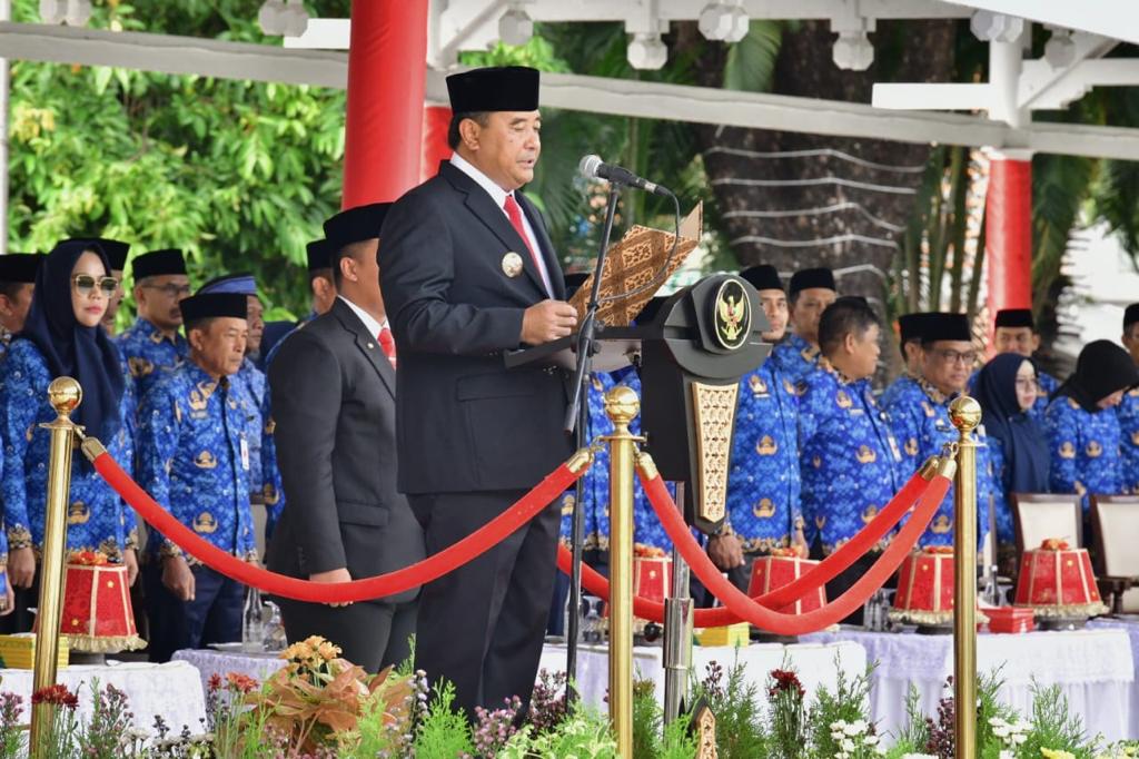 ist KORPRI--Pj Gubernur Sulsel Bahtiar Baharuddin saat sambutan di upacara HUT Korpri ke 52 Tahun di Rujab Gubernur Sulsel, Rabu (29/11).