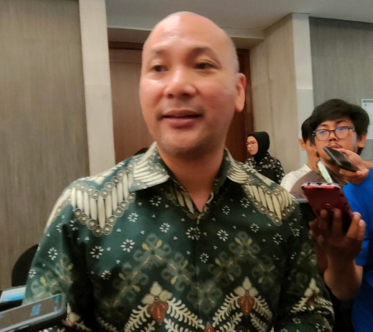KENDARAAN LISTRIK -- Deputi Bidang Koordinasi Infrastruktur dan Transportasi Kemenko Marves, Rachmat Kaimuddin memberi penjelasan kepada wartawan terkait langkah-langkah pemerintah untuk mendorong masyarakat menggunakan kendaraan listrik.