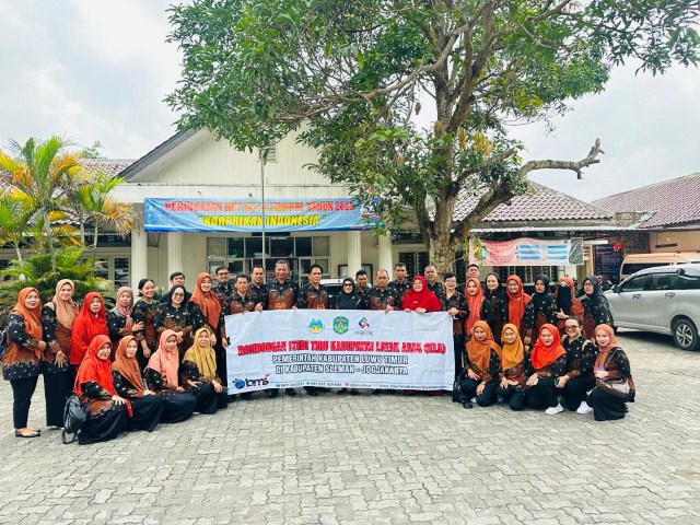 STUDI TIRU -- Dinas Sosial Pemberdayaan Perempuan dan Perlindungan Anak (Dinsos P3A) Pemkab Luwu Timur melakukan study tiru tentang KLA di Kabupaten Sleman, Provinsi DIY, Kamis (23/11).