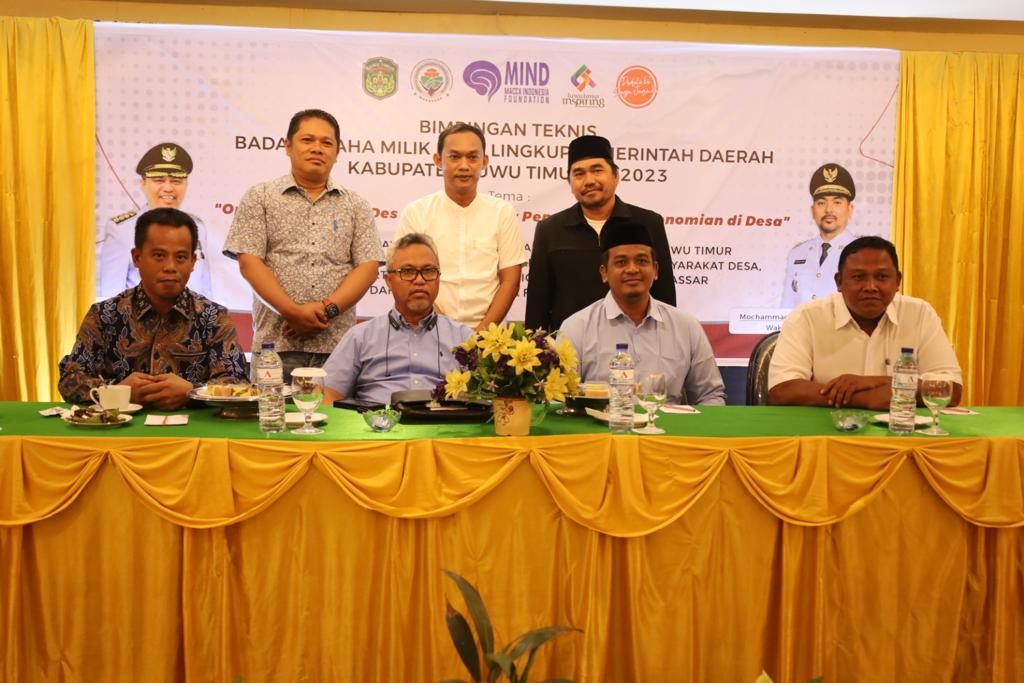 BIMTEK -- Bupati Luwu Timur, H Budiman menyampaikan ceramah umum pada Bimtek Bumdes Lingkup Pemkab Luwu Timur angkatan ke-II yang dilaksanakan di Hotel Grand Asia Makassar, Minggu (19/11).