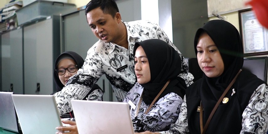 PIJAR -- Sejumlah tenaga pengajar yang telah memanfaatkan produk digital Pijar Sekolah. Saat ini sudah lebih dari 7.000 sekolah di Indonesia memanfaatkan Pijar Sekolah.
