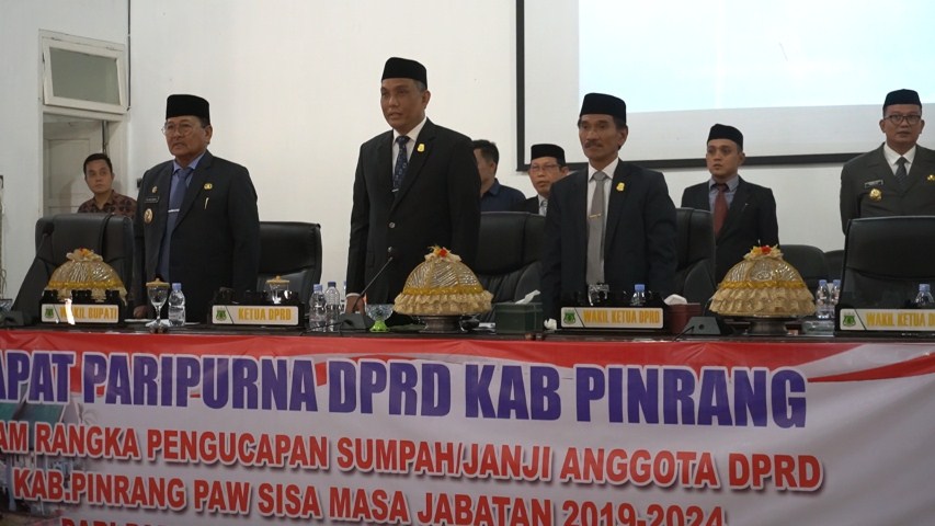 LANTIK -- DPRD Kabupaten Pinrang menggelar rapat paripurna pengambilan sumpah dan janji empat anggota DPRD Pengganti Antarwaktu (PAW) sisa masa jabatan 2019-2024 di Gedung DPRD Pinrang, Kamis (23/11). 