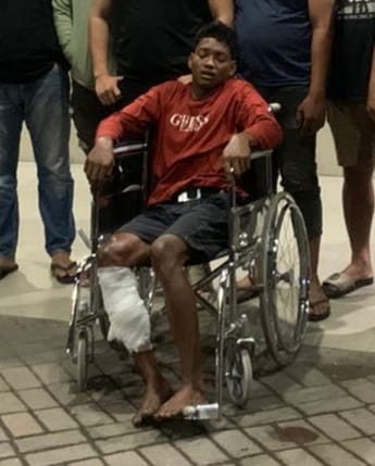 IST DITEMBAK-Pelaku pembunuhan pengusaha roti dan anaknya dilumpuhkan dengan menembak kaki kanannya.