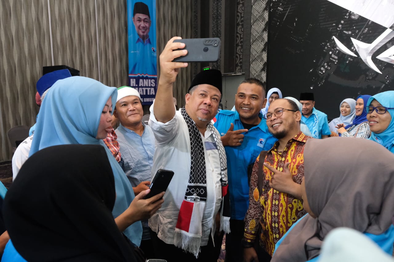 IST BINCANG BERSAMA--Wakil Ketua Umum Partai Gelora Indonesia Fahri Hamzah usai bincang keumatan dengan tokoh se-Kabupaten Bekasi, Karawang dan Purwakarta di Hotel Hotel Holiday Inn, Jababeka, Cikarang Utara, Sabtu (16/12).