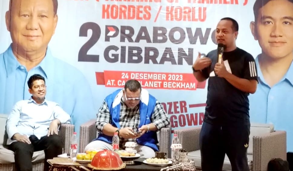 BKM/IST PEMBEKALAN--Andi Sudirman Sulaiman bersama HAR yang hadir mendampingi Panglima Dozer Indonesia Rully Rozano dalam pembekalan Tim Dozer Gowa. 