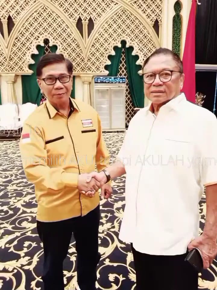 IST MINTA MASUKAN--Caleg Partai Hanura untuk DPR RI Esan Lamban menemui ketua umum DPP Partai Hanura Oesman Sapta Odang untuk meminta masukan terkait Pileg