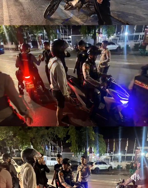 OPERASI -- Personel Polrestabes Makassar yang melakukan operasi rutin Kamtibmas di wilayah rawan terjadi kejahatan.  