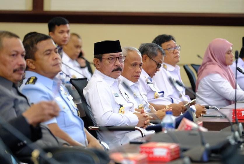 IST DIPA -- Wabup Gowa, Abd Rauf Malaganni, saat hadir pada penyerahan DIPA dan buku daftar alokasi TKD di kantor gubernur Sulsel. 
