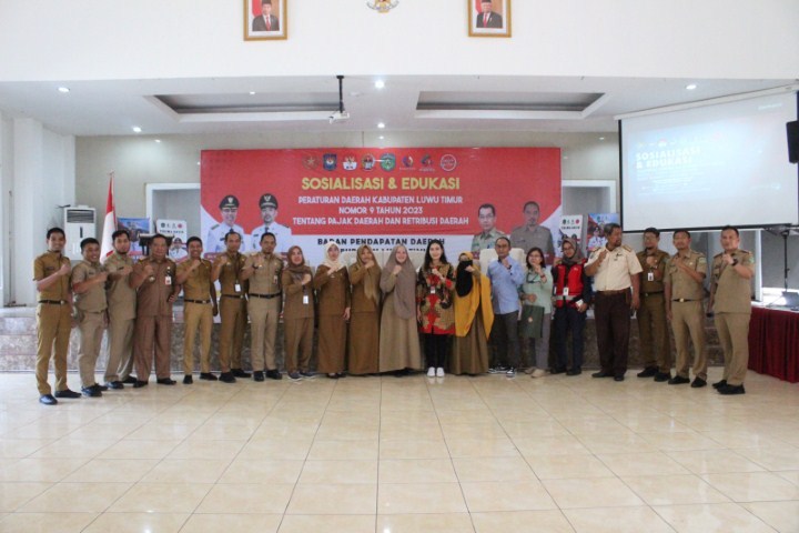SOSIALISASI -- Badan Pendapatan Daerah Kabupaten Luwu Timur menjadi Kabupaten pertama di Sulsel yang melakukan sosialisasi dan edukasi Perda Nomor 9 Tahun 2023 tentang Pajak Daerah dan Retribusi Daerah di Gedung Wanita Simpurusiang Malili, Selasa (12/12).