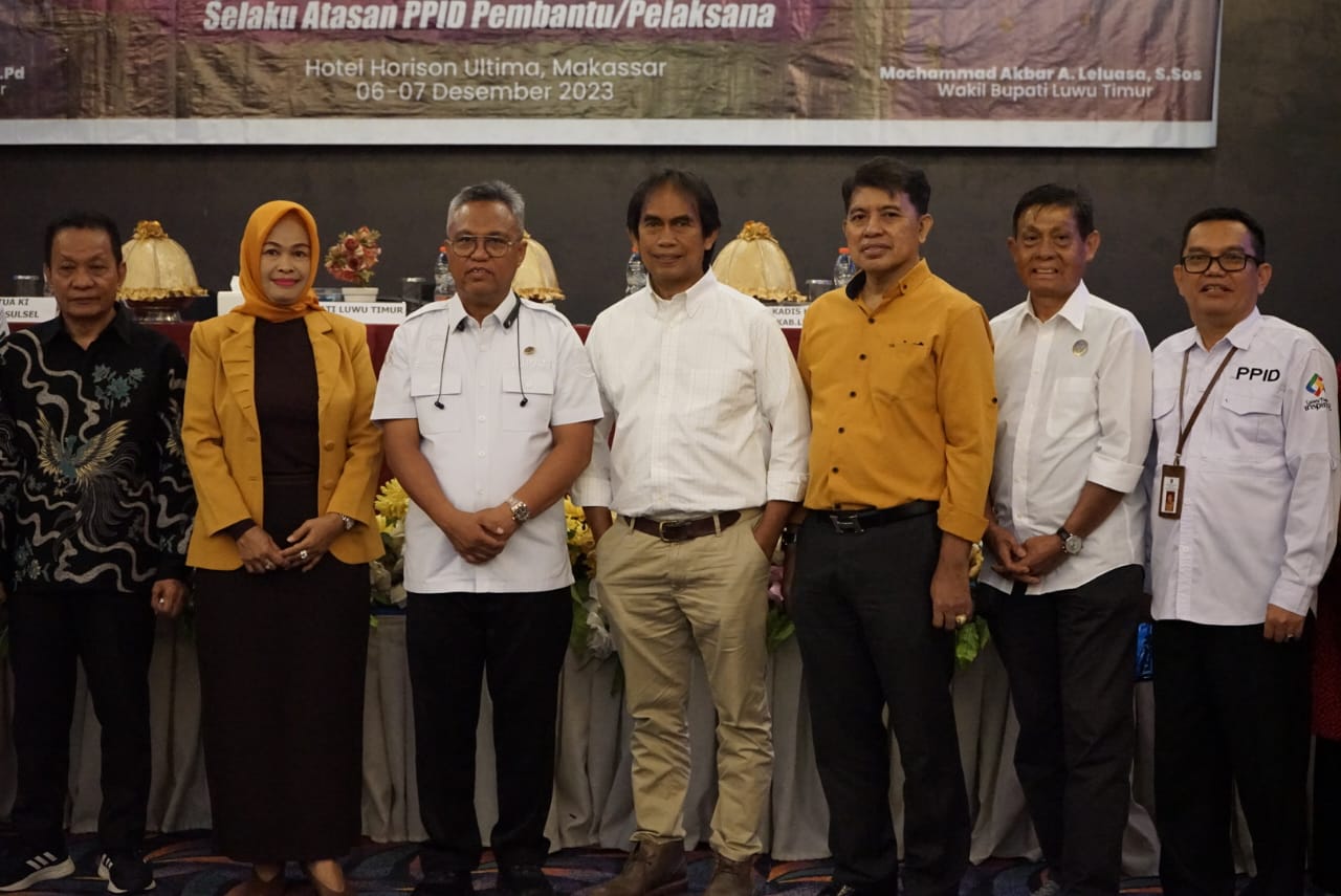 PENCERAHAN -- Kepala OPD selaku atasan PPID pembantu, Camat dan Lurah serta PPID lingkup Pemkab Luwu Timur mendapatkan pencerahan dari KI Provinsi Sulsel terkait PPID di Hotel Horison Ultima Makassar, Rabu (6/12).  