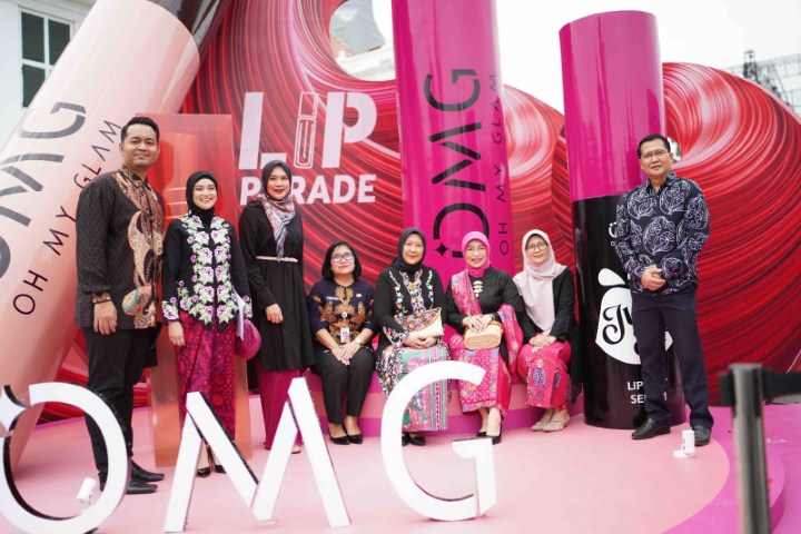 TAHUN BARU -- OMG Lip Parade, The First Beauty Color Parade in Town Dengan Tema 'Break Your Limit' untuk Sambut Tahun Baru